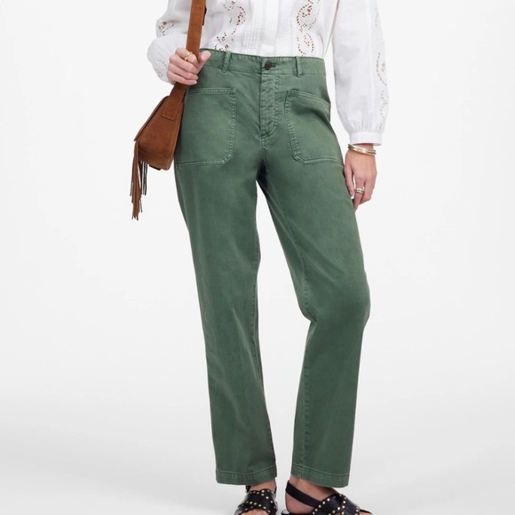 Madewell The Taper-Leg Utility Pant in Garment-Dyed Twill green - Picture 6 of 7